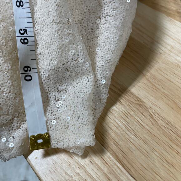 Mac Duggal IEENA NWT V-Neck Sequined Ball Gown Size 6 Pearl On Seam Pockets - Picture 8 of 10